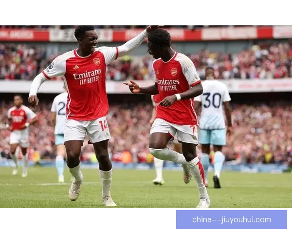 阿尔特塔在阿森纳对阵曼斯菲尔德的比赛中试验三后卫体系表现分析